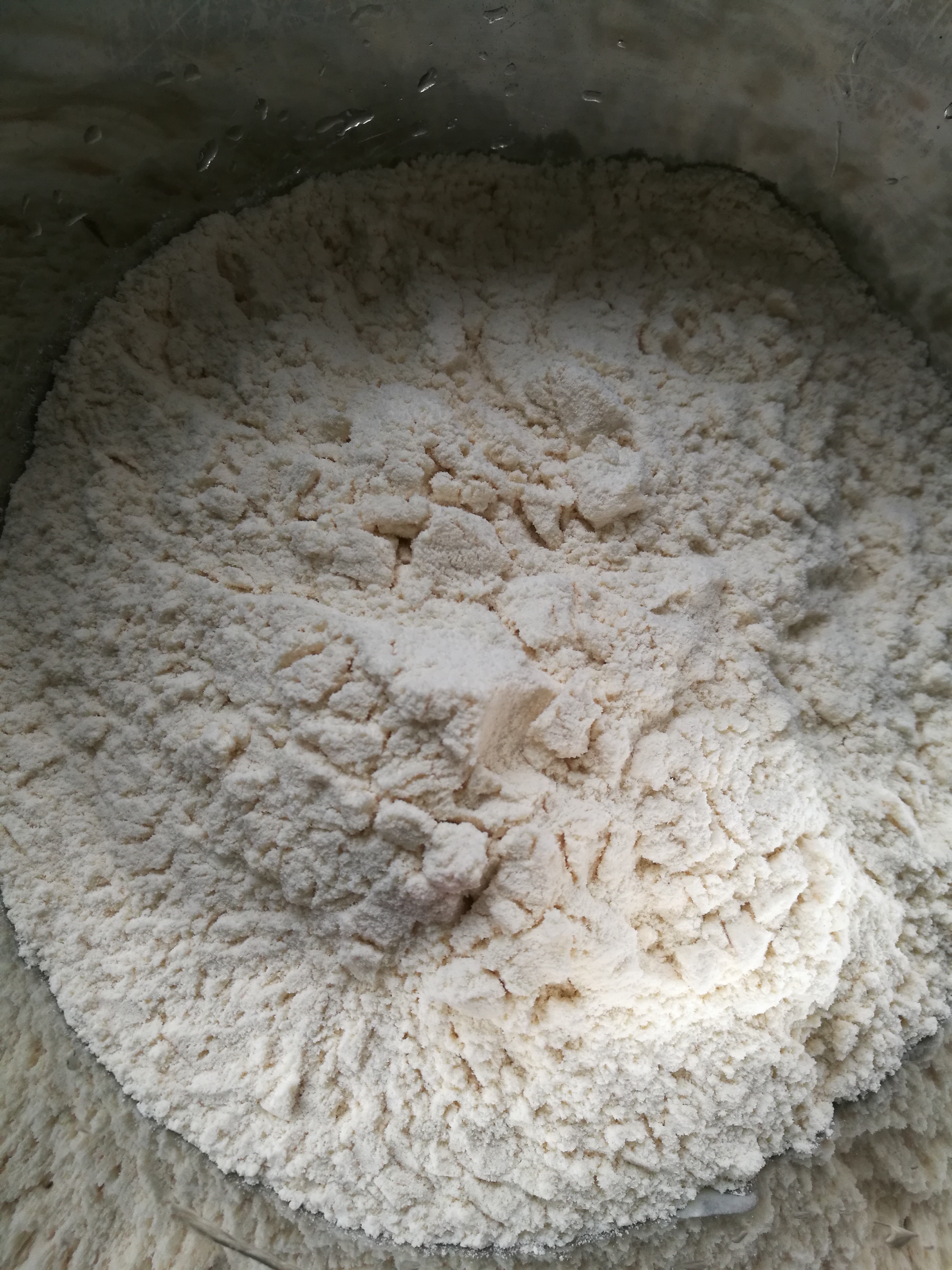 一碗豌豆粉做凉粉够几个人吃,搅豌豆凉粉的诀窍