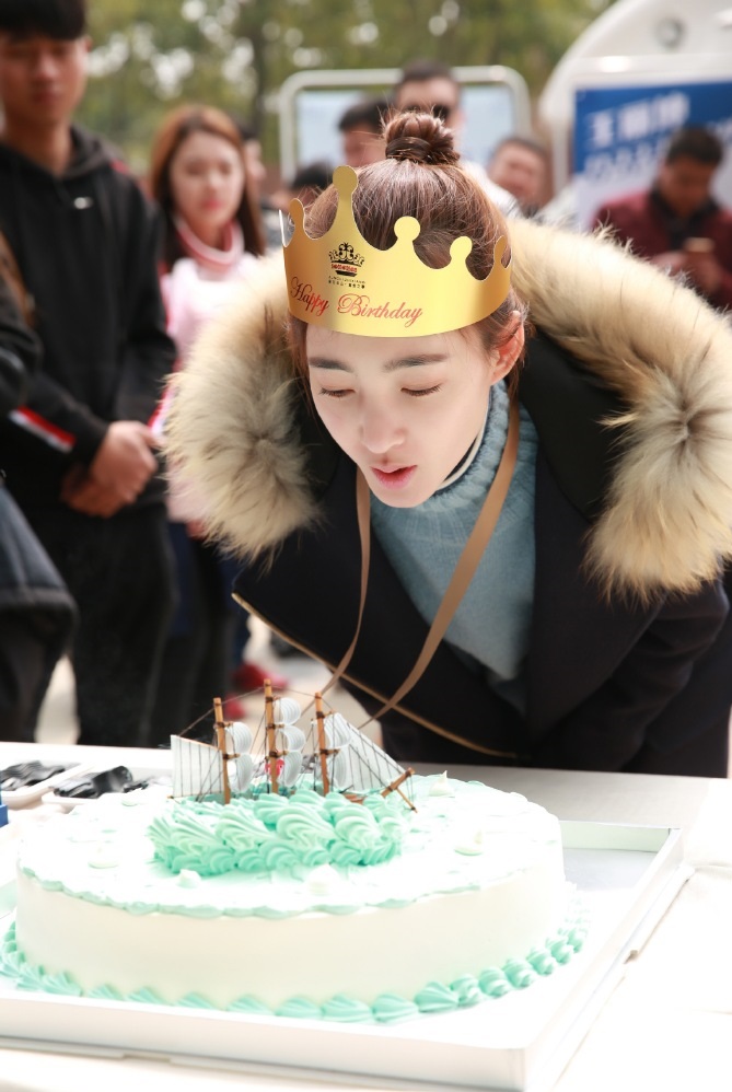 王丽坤穿搭图片大全,32岁的王丽坤近照