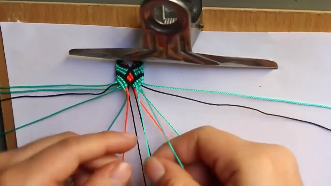 银珠子手链编织女款2022年新款,72号玉线手链简单编织方法大全