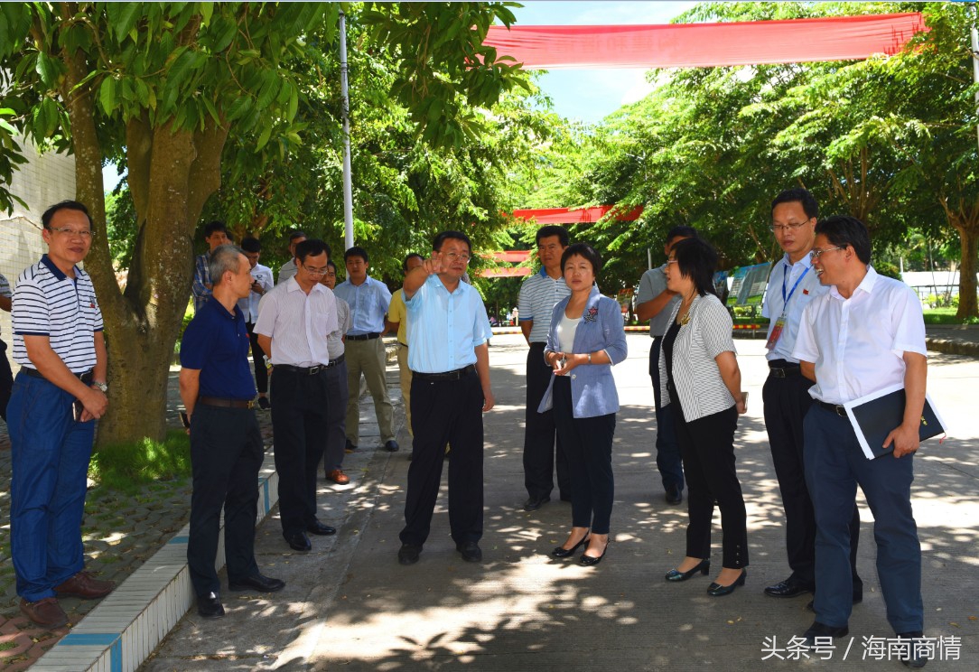 儋州民族中学春风化雨花千树越过山丘有坦途的教育纪实