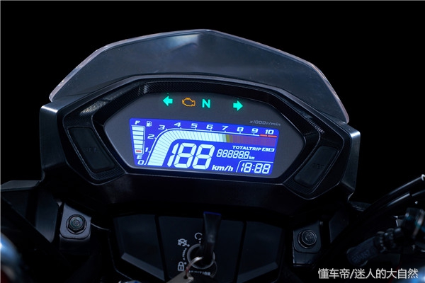 五羊本田新幻影150官方视频,五羊本田幻影150s和雅马哈飞致150