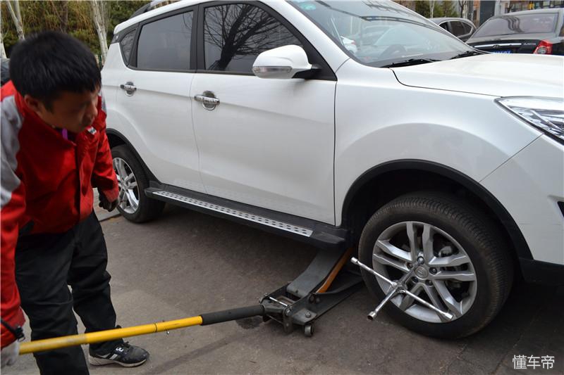 不同品牌轮胎高速胎噪对比,胎噪大的车用什么轮胎好