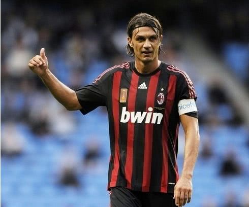 足坛单兵防守能力排行,盘点足坛史上公认的三位最强后卫