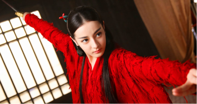 迪丽热巴和刘芮麟滚床单了？心疼周渝民，想娶红衣美娇娘好难