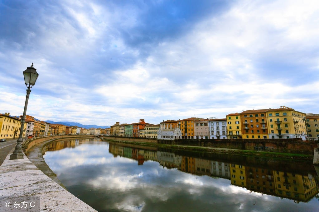 风水学中水是大地的血脉、吉地必须有吉水