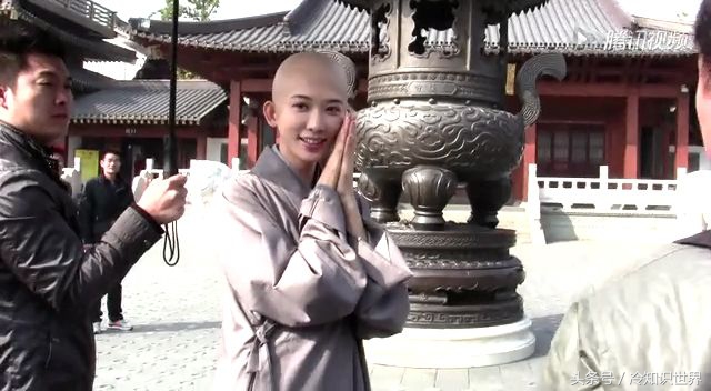 光头女生也很美,明星光头造型