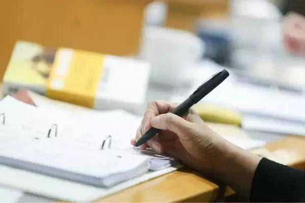 读dba的都是什么人,花大几十万读dba值不值