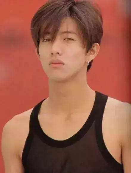 新买的安耐晒味道和以前的不一样,刚买的安耐晒和之前的味道不一样