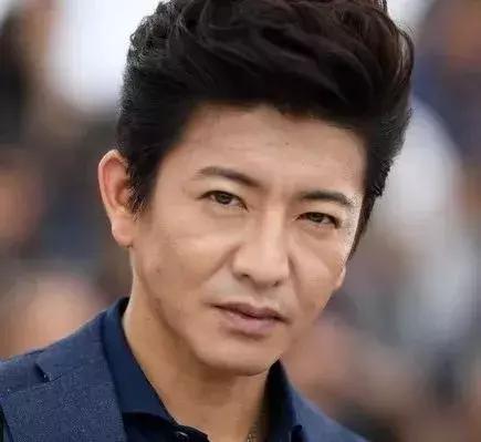 买的安耐晒怎么特别稠,安耐晒怎么不是白色的而是透明的