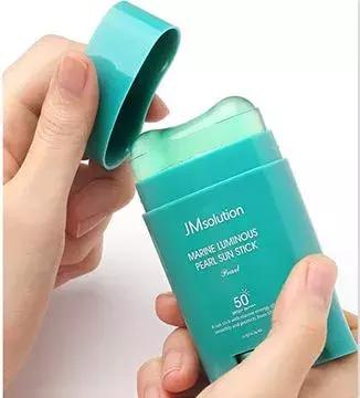 买的安耐晒怎么特别稠,安耐晒怎么不是白色的而是透明的