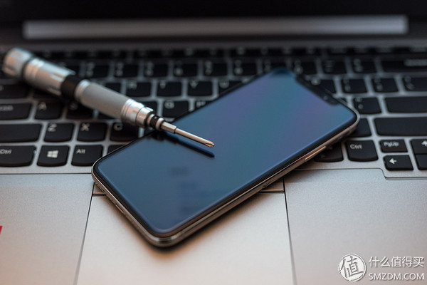 iphone手机一般推荐什么钢化膜,iphone手机原装膜好还是钢化膜好