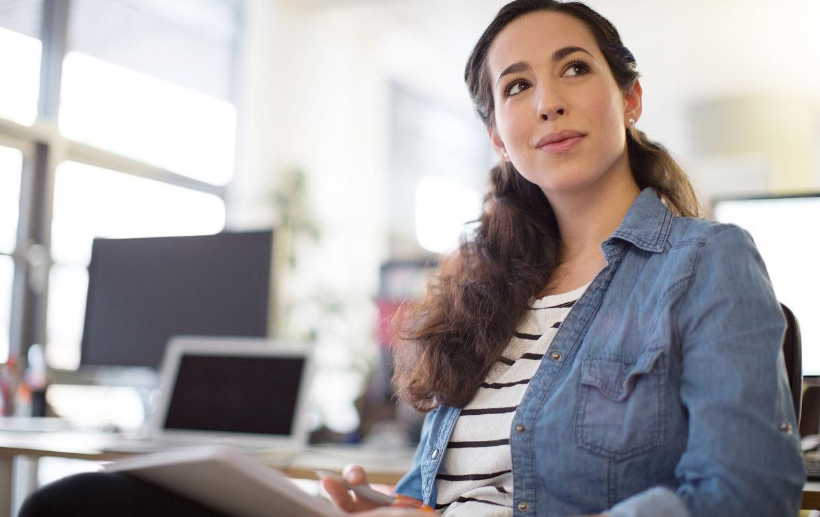 为啥年轻男人都喜欢老年女人,为啥18岁的男生喜欢成熟女人