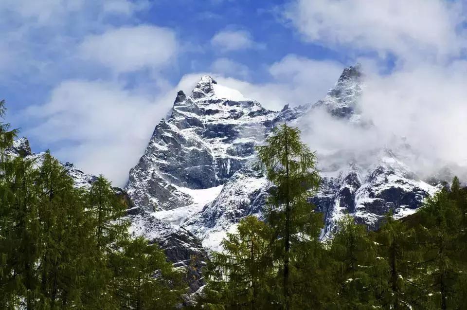 踏春出游四天三晚,四姑娘山五一节值得去吗