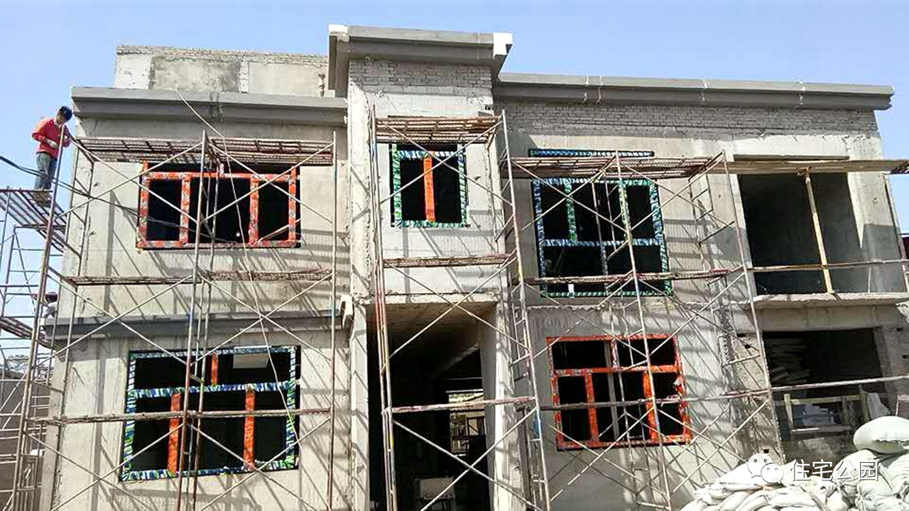 红砖价格一路狂飙,自建房用的红砖最新价多少钱一块