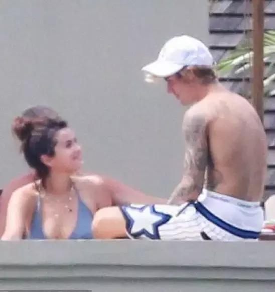 贾斯汀比伯前任赛琳娜,傻脸娜和贾斯汀比伯以前在一起