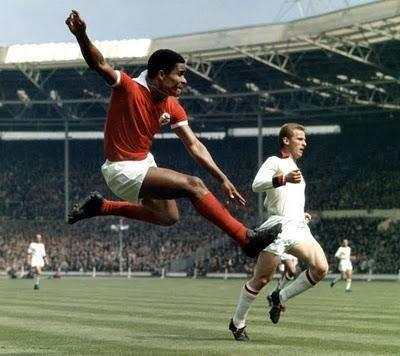 欧冠c罗和梅西数据对比,欧冠2020射手榜梅西和c罗进球