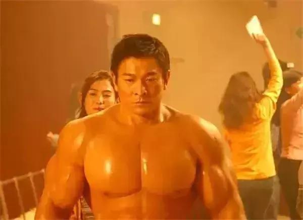 向华强砸儿子的电影,向华强刘德华巩俐合影