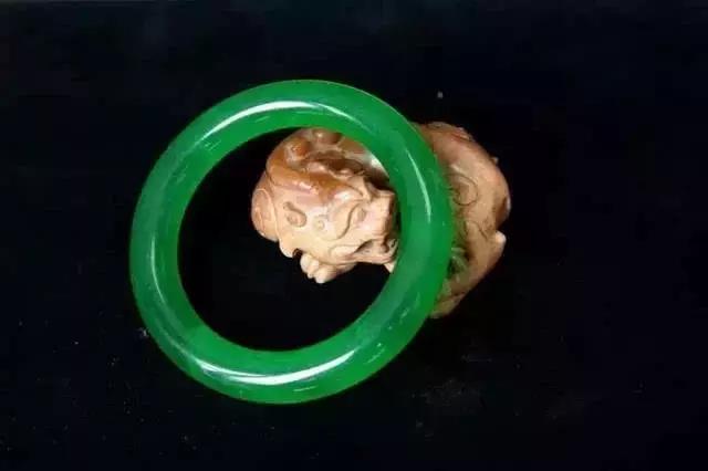 最美的翡翠玉手镯,最美玉手镯各种款式