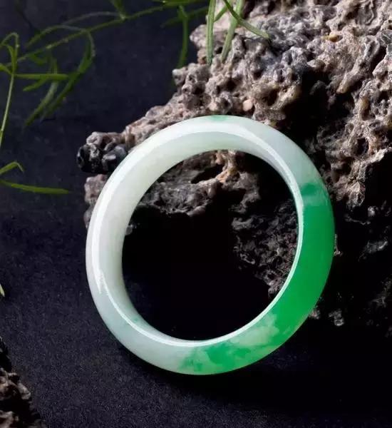 最美的翡翠玉手镯,最美玉手镯各种款式