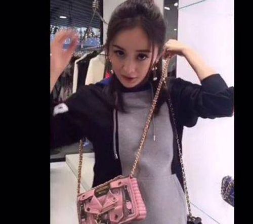 杨幂现在的近况,杨幂作为当今的四小花旦之一