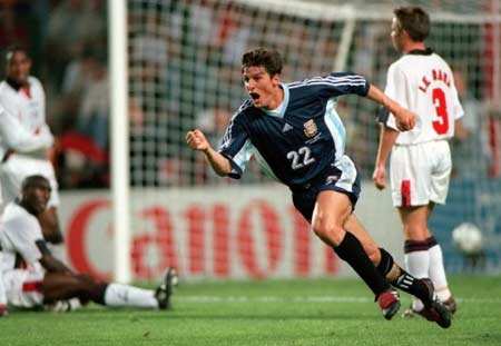 世界历史十大足球巨星排名,足球一战封神