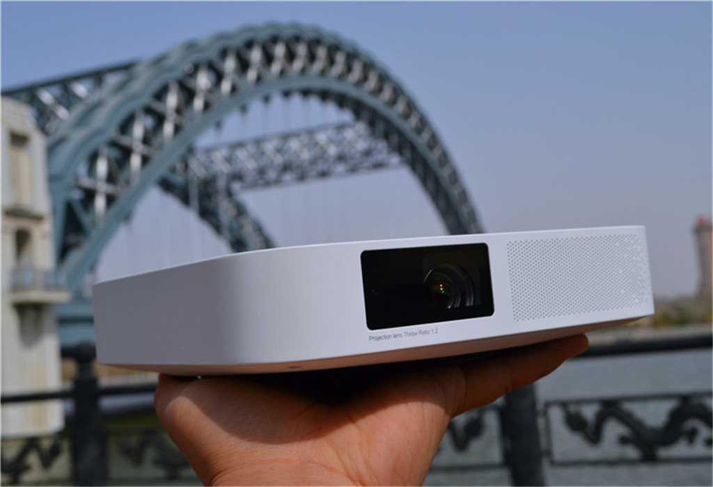 极米无屏电视z4,极米投影电视z6