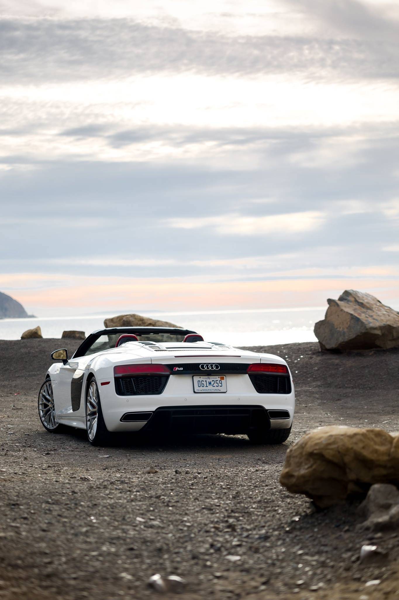 最新奥迪r8高清壁纸,奥迪r8赛道版高清壁纸