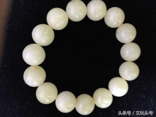 好蜜蜡的成色,柠檬黄蜜蜡时间长了是什么颜色