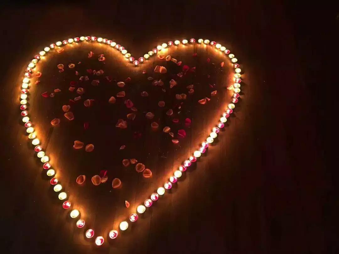 如果这样跟你求婚你会接受吗,他是用什么方式跟你表白的