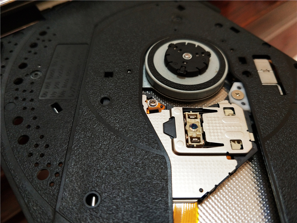 7.1声卡？刻录机？耳放？3in1！华硕魅音ImpresarioSDRW-S1LITE