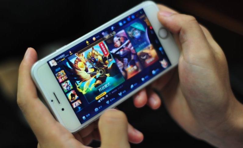 游吐槽丨港真，你会为了玩手游而专门买游戏手机吗？