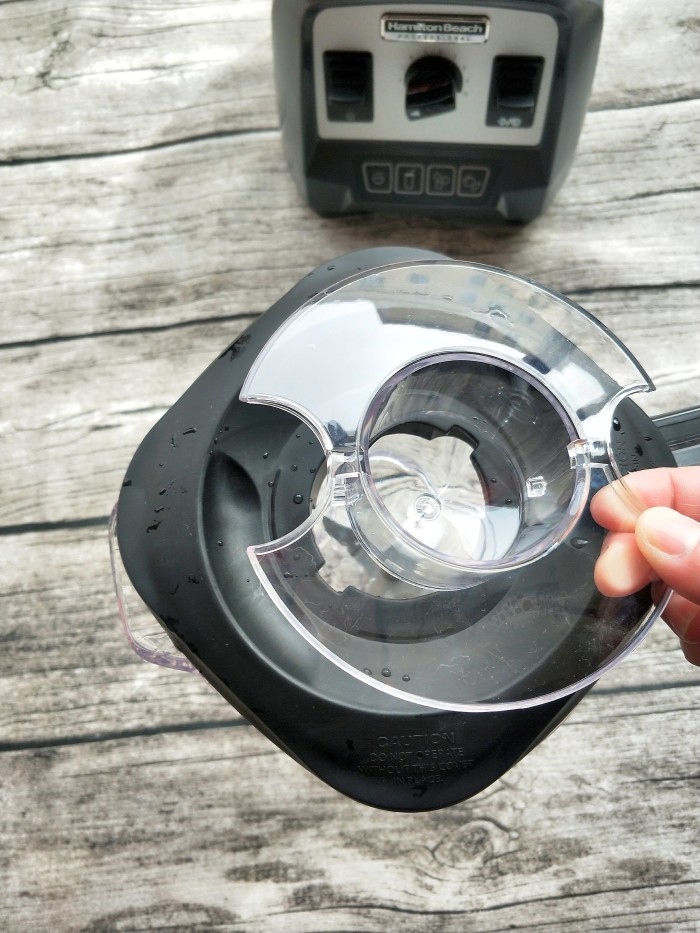 跳动舌尖的草莓酸奶沙冰-----来自汉美弛破壁机