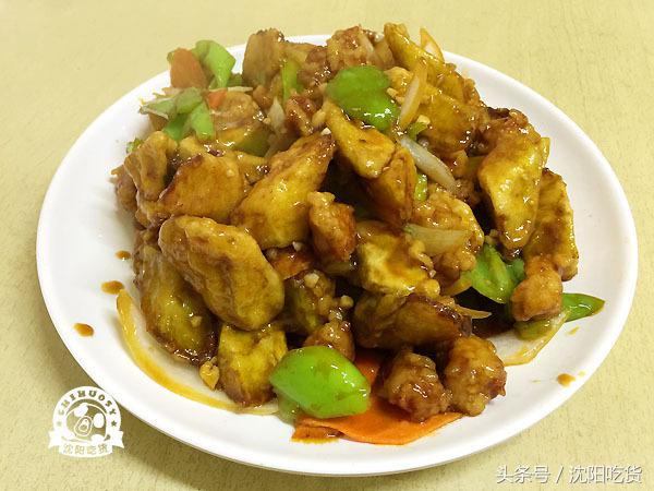 满满一大盘子居然只要10块钱，吃过这家店，我都想搬家了！