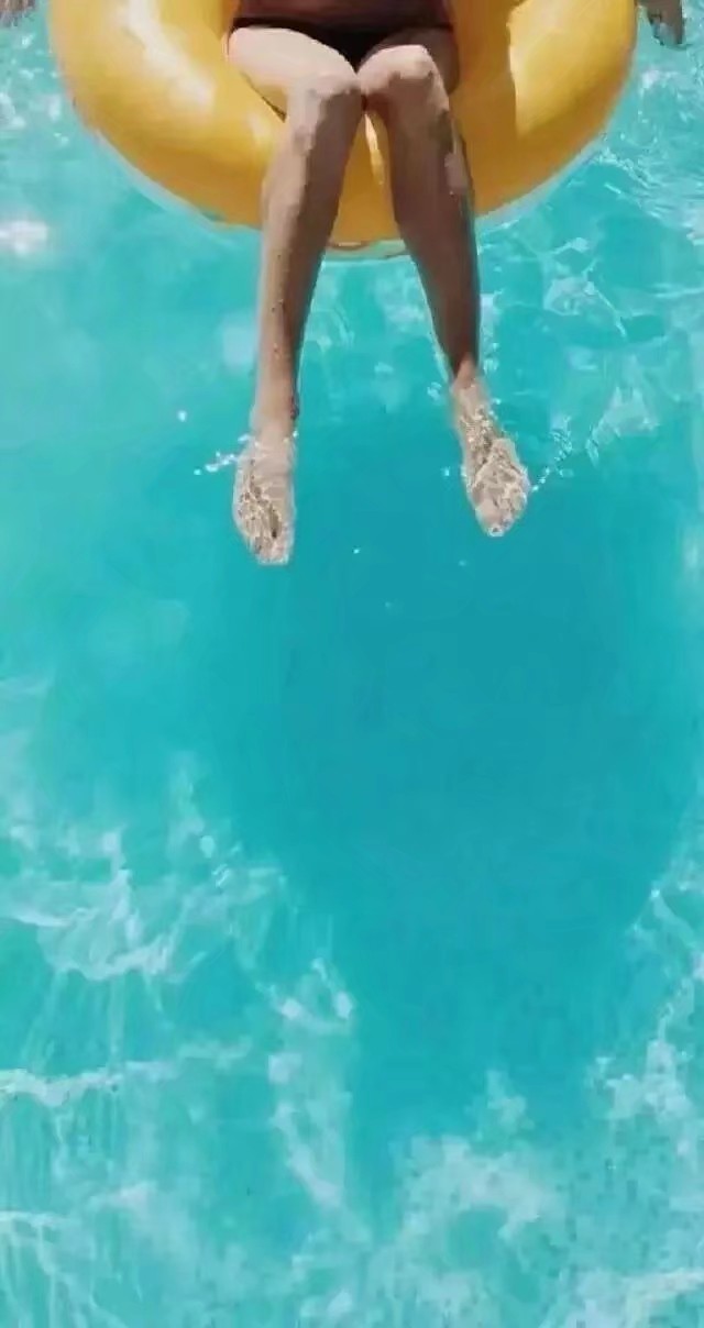 水里美人壁纸,玫瑰水中花壁纸