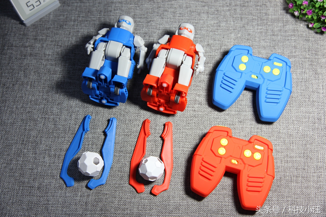 为了圆自己心中的足球梦，入手米家有品众筹的SIMI足球机器人套装