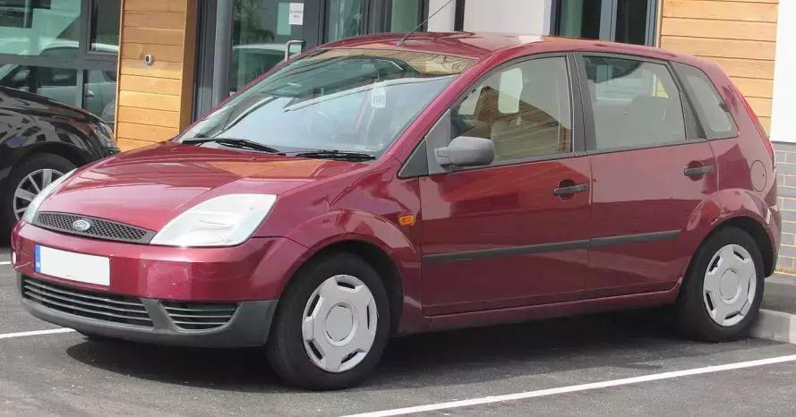 阿斯顿嘉年华,阿斯顿马丁嘉年华三厢