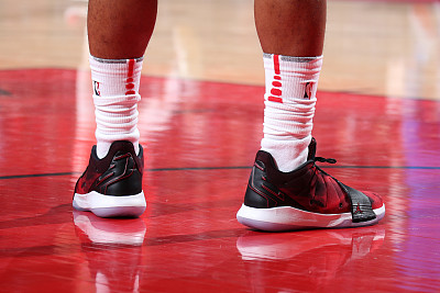 nba赛场球鞋特写,安踏kt8纪念科比