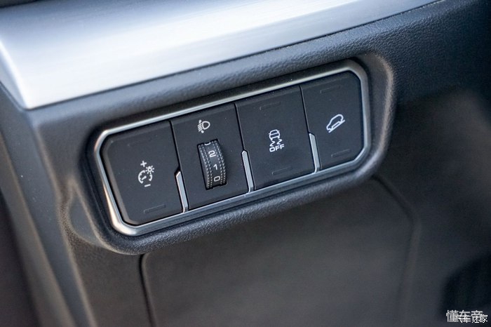 哈弗h6蓝标1.5t测评,第三代哈弗h61.5t2.0t选哪个好