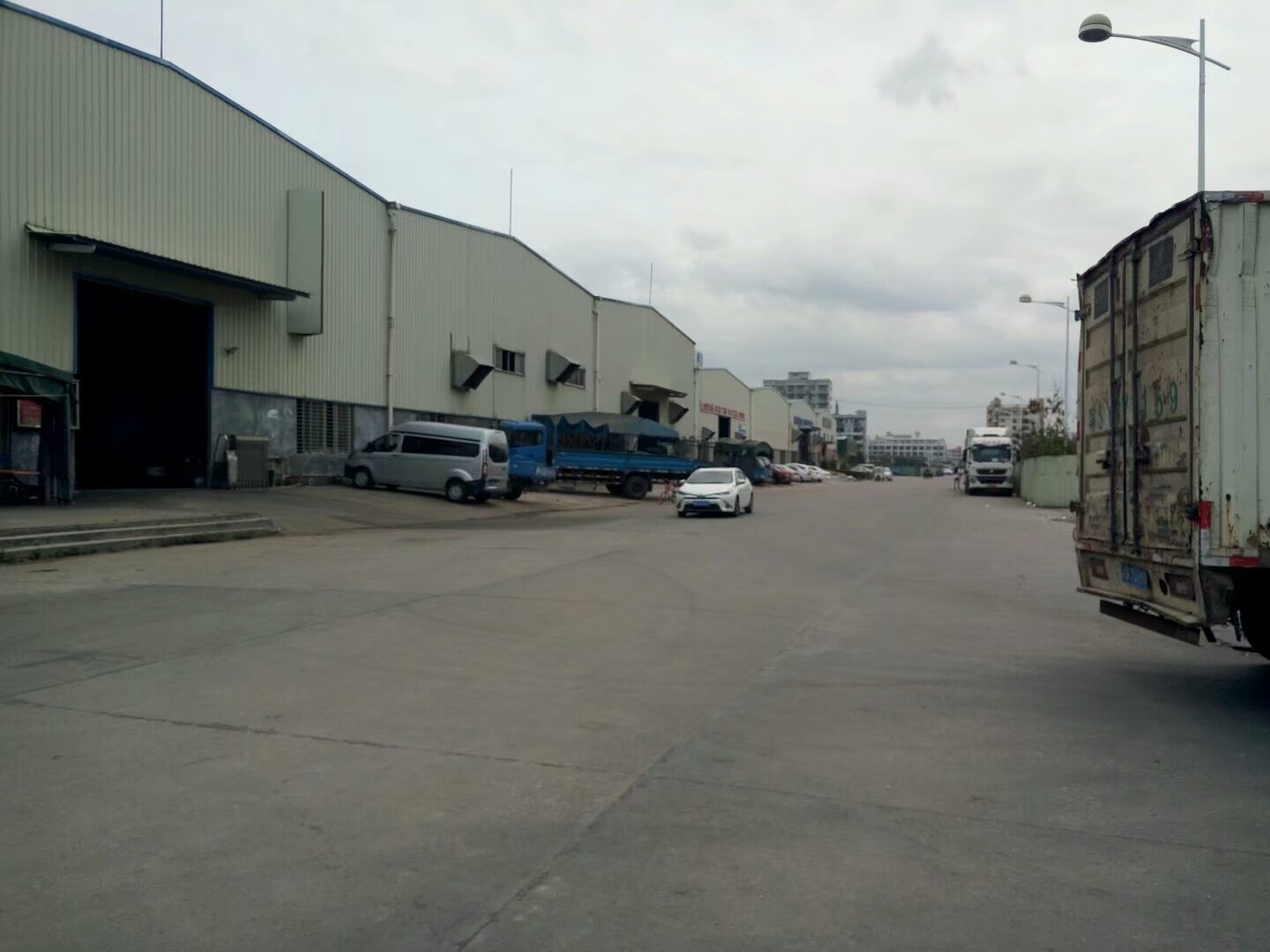 东莞长安镇有哪些工厂招聘,东莞长安工厂招工最新视频