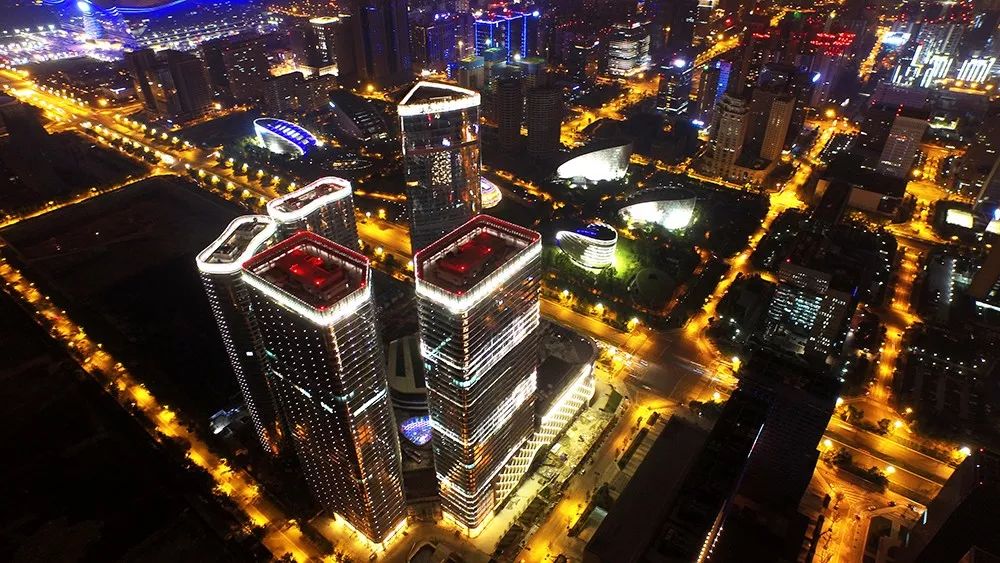 成都银泰in99各楼层品牌,成都银泰城和银泰in99有什么区别