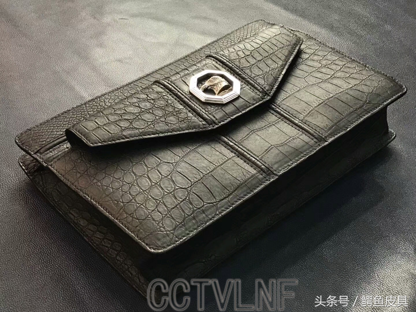 旅行箱是聚碳酸酯好还是pc材质好,聚碳酸酯行李箱结实吗