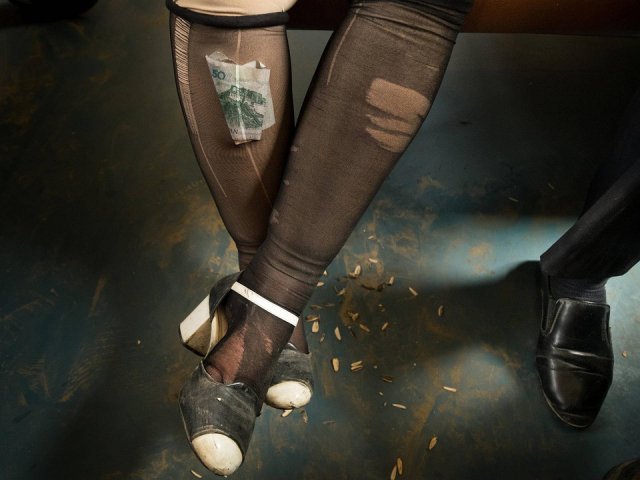 “黑丝”的魅力为何男人难以抵御?原来是因为……