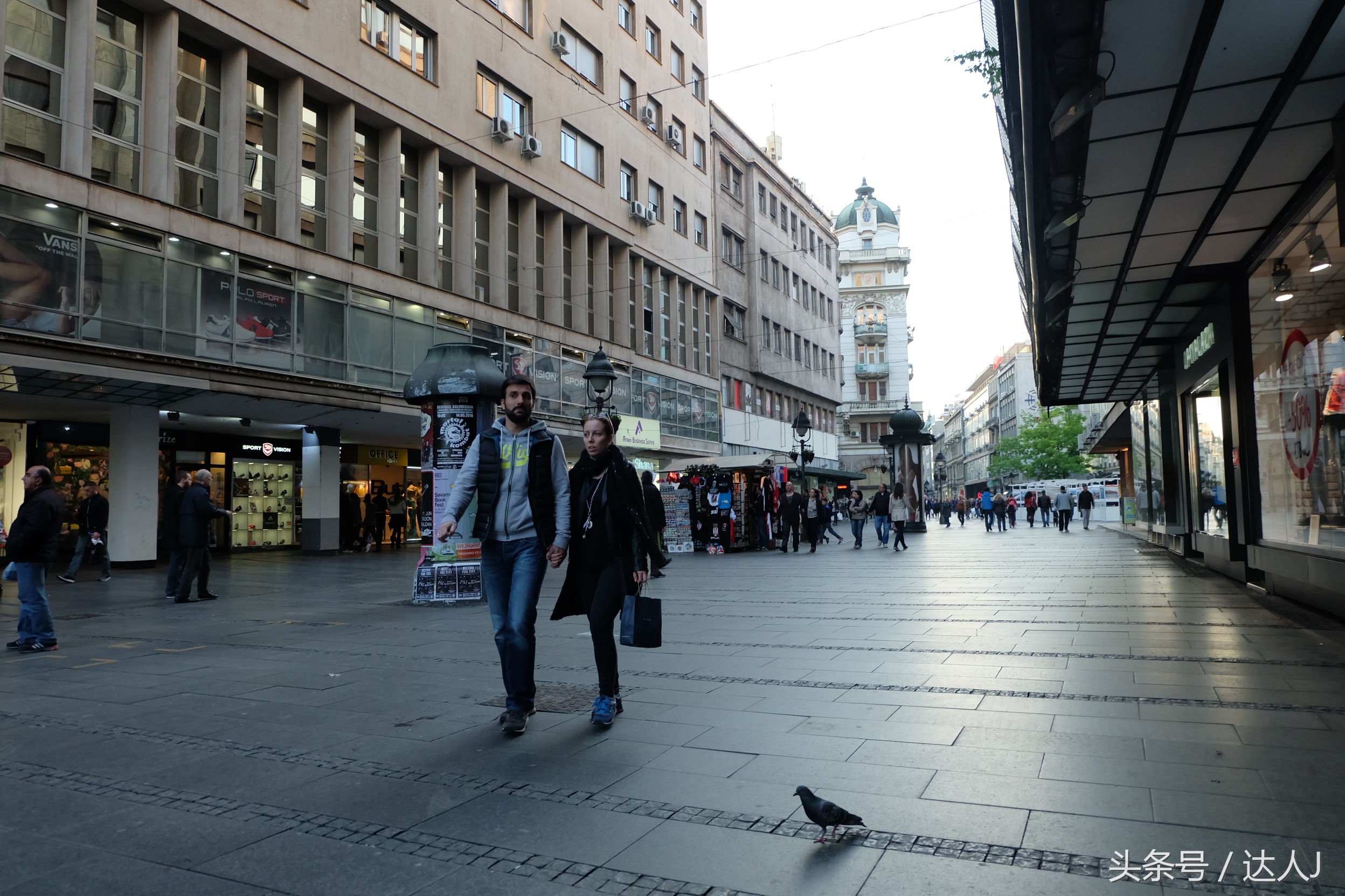 塞尔维亚的吉祥三宝:美女、帅哥、Kafana!