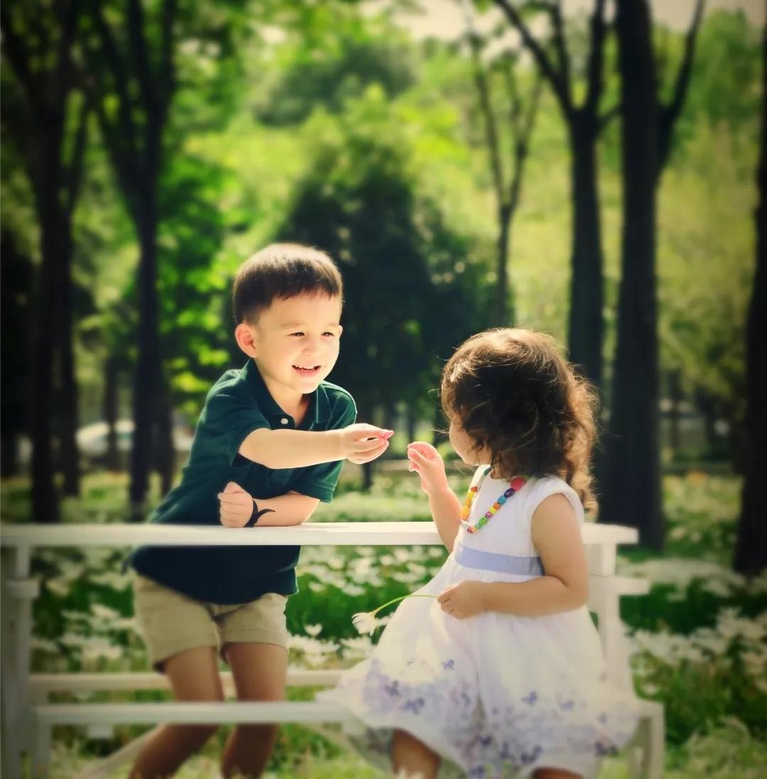 我喜欢上了一个女同学该怎么办,我喜欢上一个女同学怎么办