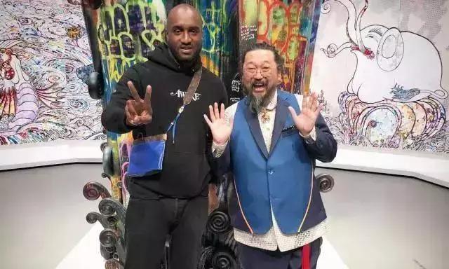 一周时尚丨HM王源同款上线，SupremexRIMOWA半小时价格翻四倍