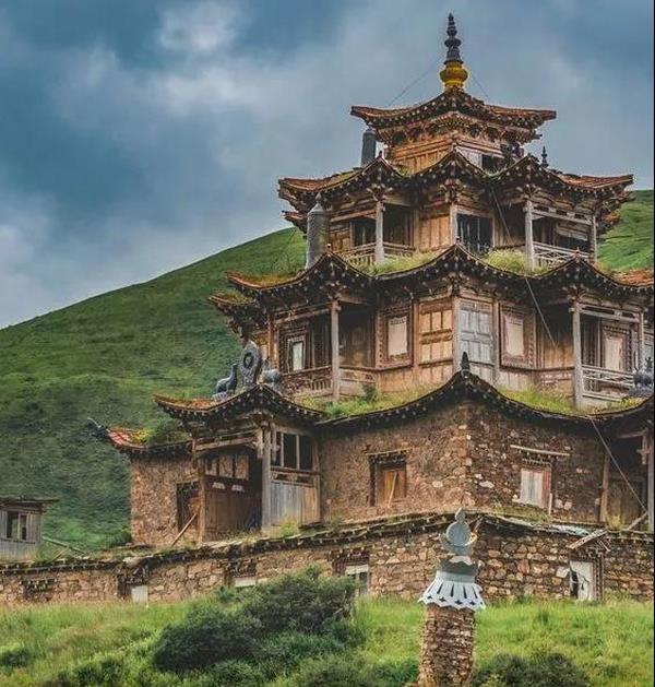 果洛著名寺院,果洛的藏传佛教寺院