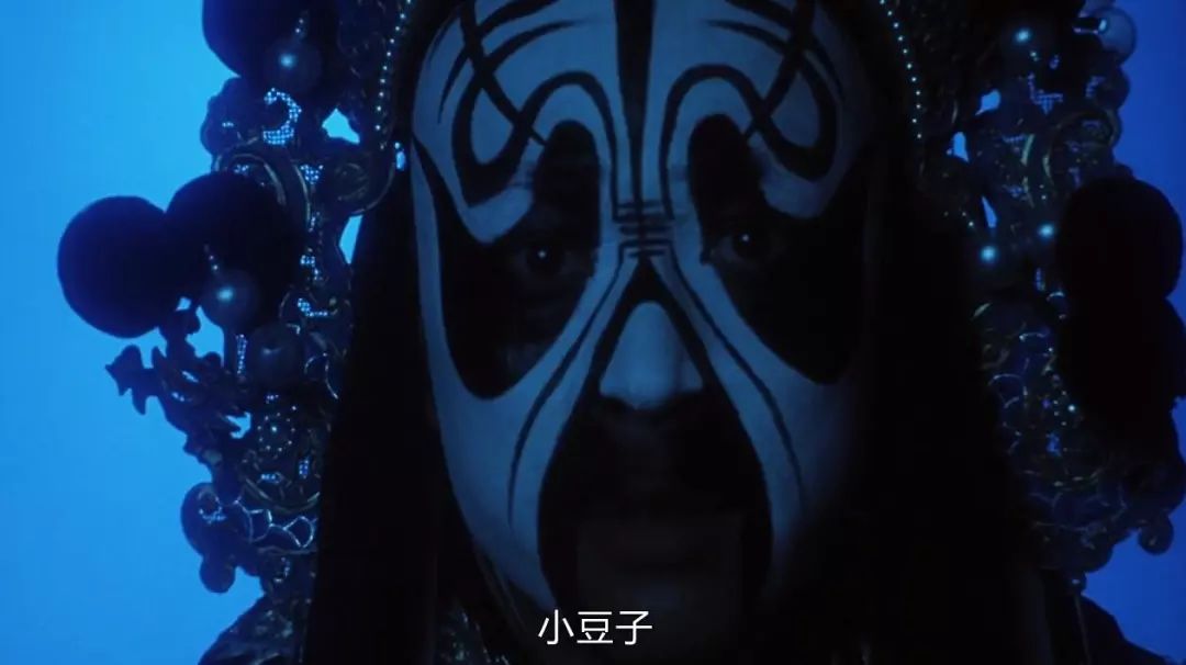 口欲的施虐到*欲情**的压抑，从程蝶衣的阉割到真虞姬的自刎