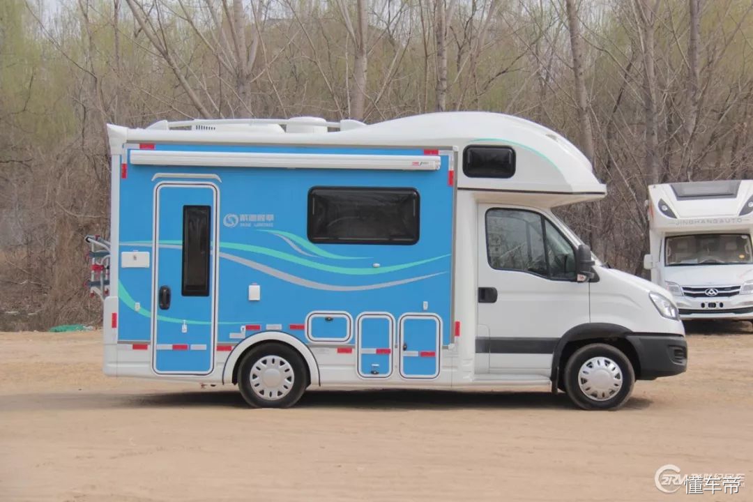 进口100万大额头c型豪华房车,豪华的六座六卧c级房车