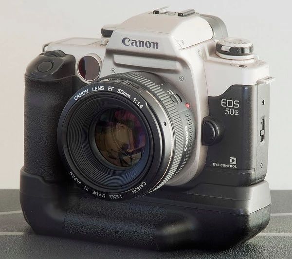 佳能eos3胶片机评测,胶片机推荐100左右