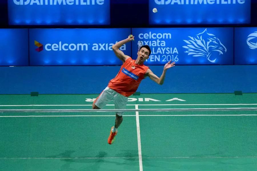 天气变热,打羽毛球前,热身运动不可少,千万不能忽略,附加方法